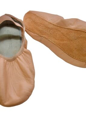 TD ballet shoes Hand crafted from genuire leather/ Ballerine en vrai cuir MTL